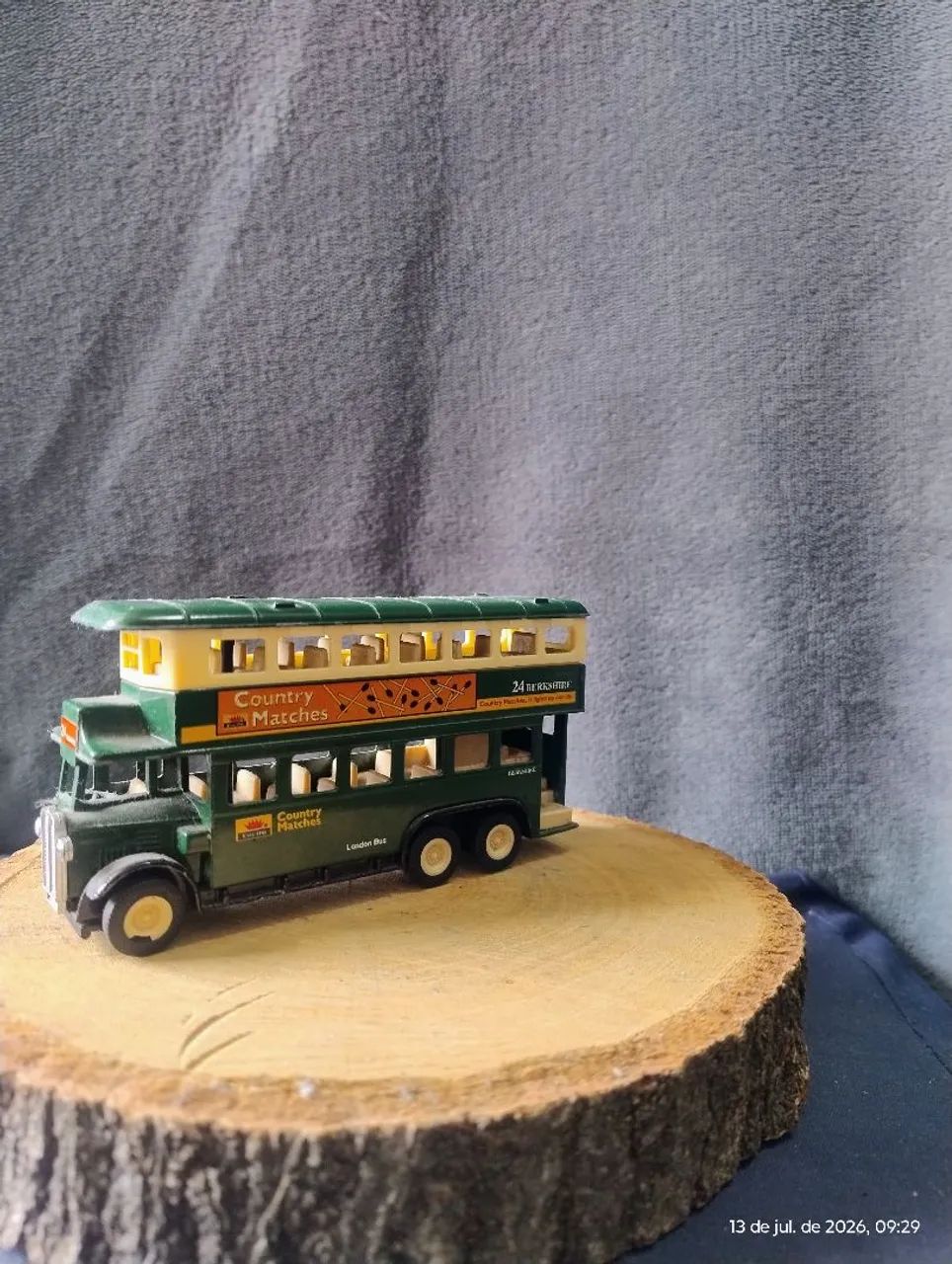 Miniatura do ônibus de Londres modelo antigo  - Foto 4