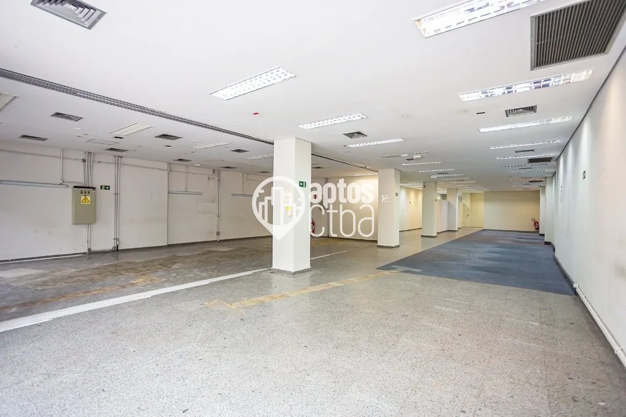 Loja comercial térrea com 498m², mais subsolo com 25 vagas de garagem. - Foto 2