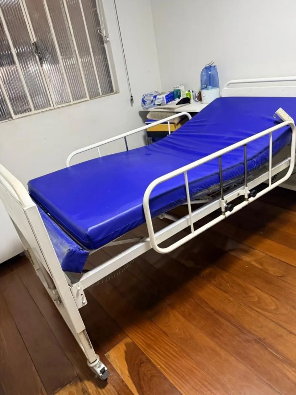 Cama Hospitalar Elétrica, super conservada e pronta para uso - Foto 3