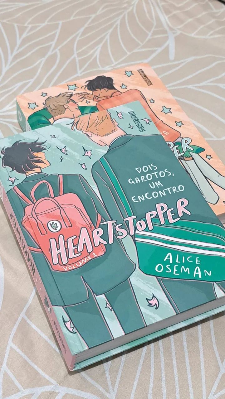 Livros Heartstopper vol. 1 e 2 - Foto 4