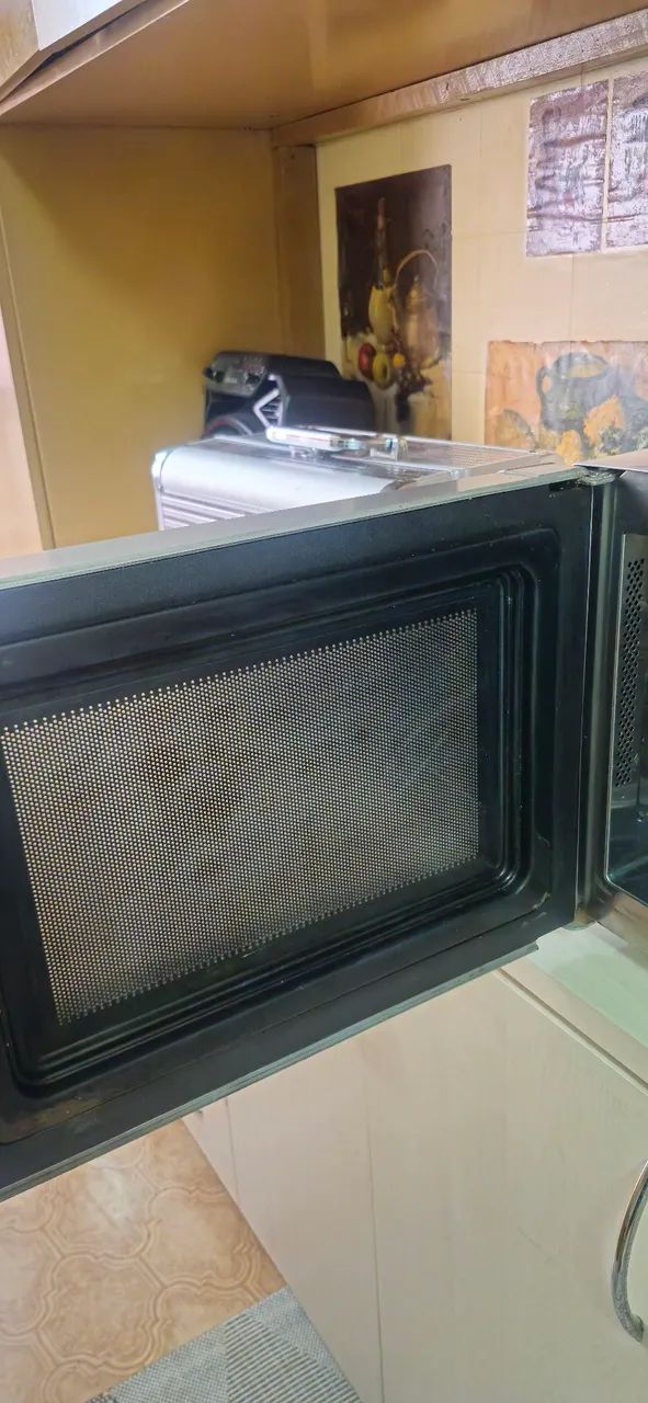 Micro-ondas Eletrolux 31l - Foto 4