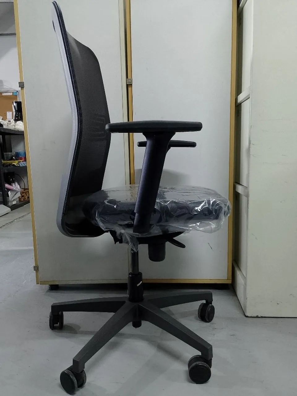 Cadeira Flexform Tecton Presidente  - Foto 4