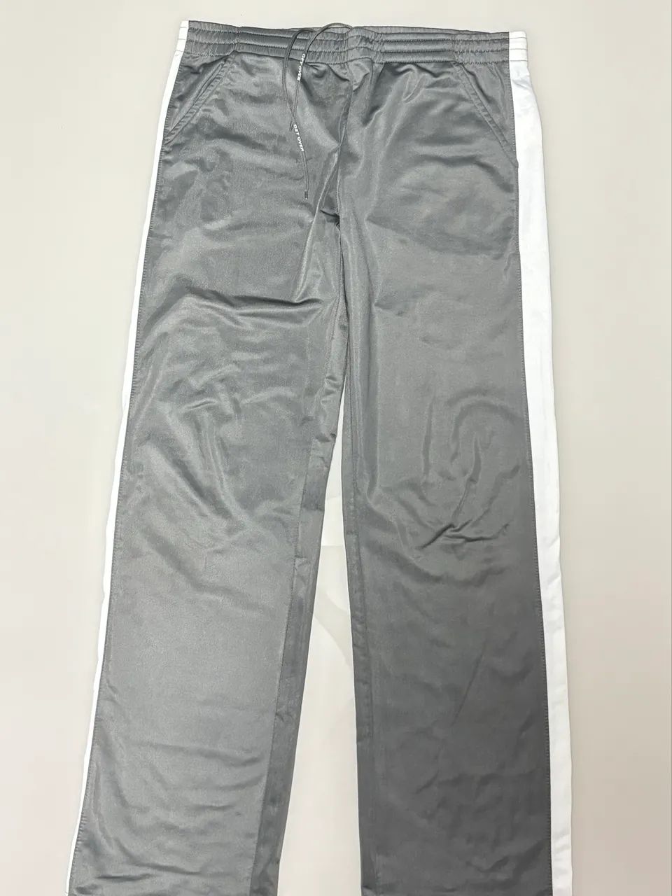 Calça de malha cinza 