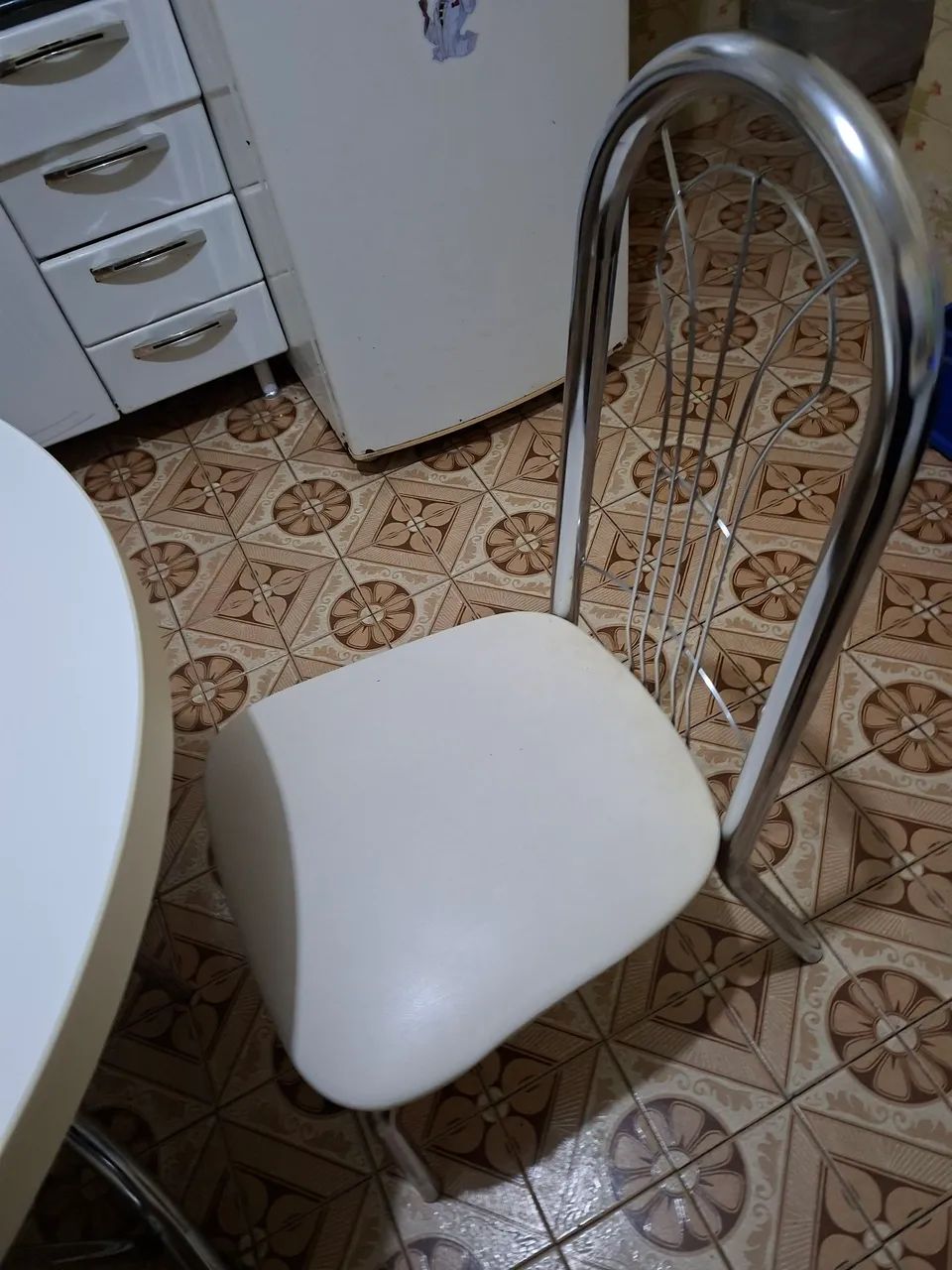 Mesa em ótimo estado 6 lugares - Foto 2