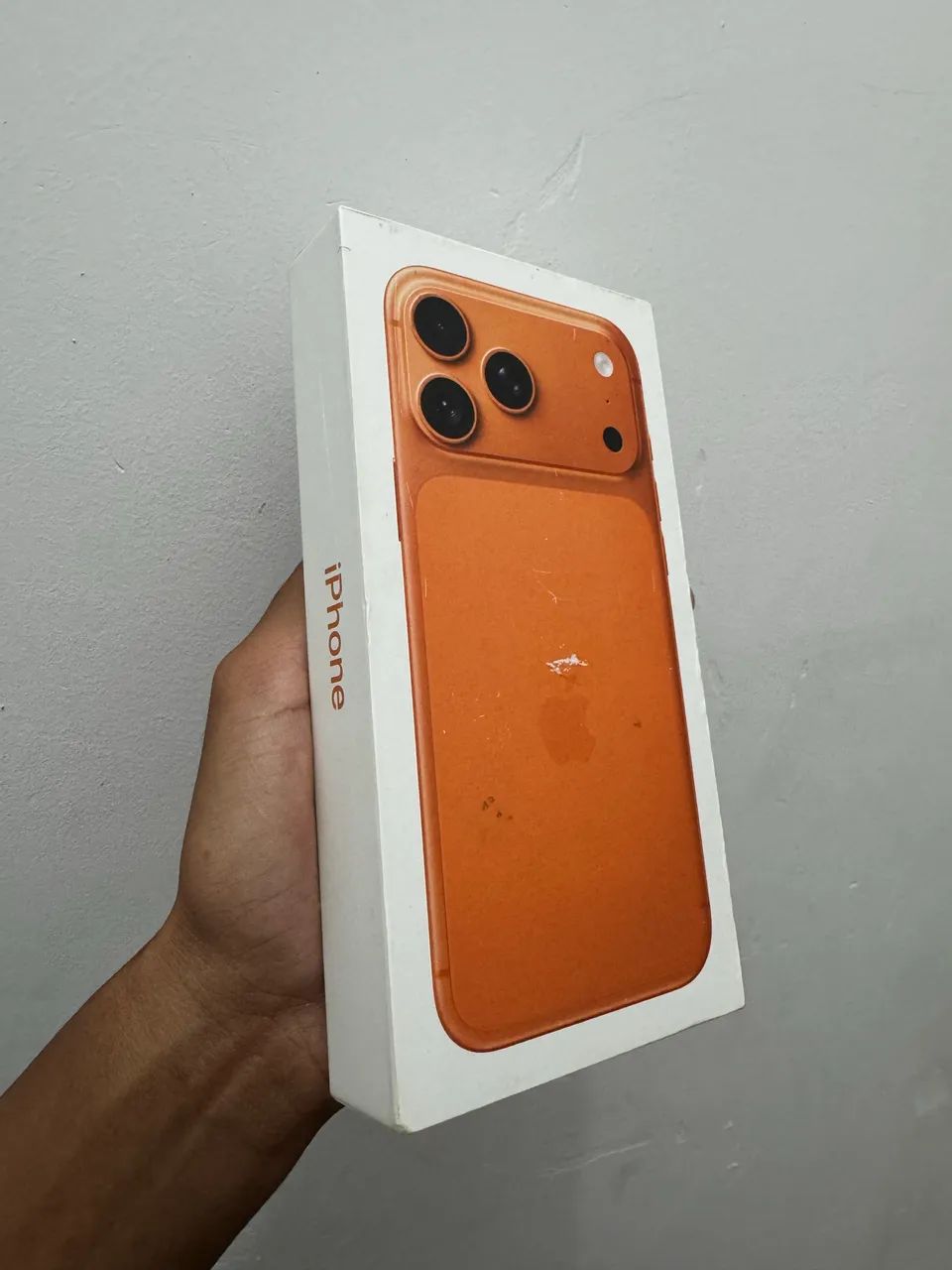 iPhone 17 pro max lacrado