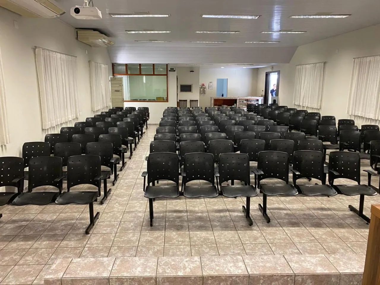 Ponto Comercial para Venda em Goiânia, Setor Morais, 1 dormitório, 2 banheiros - Foto 2