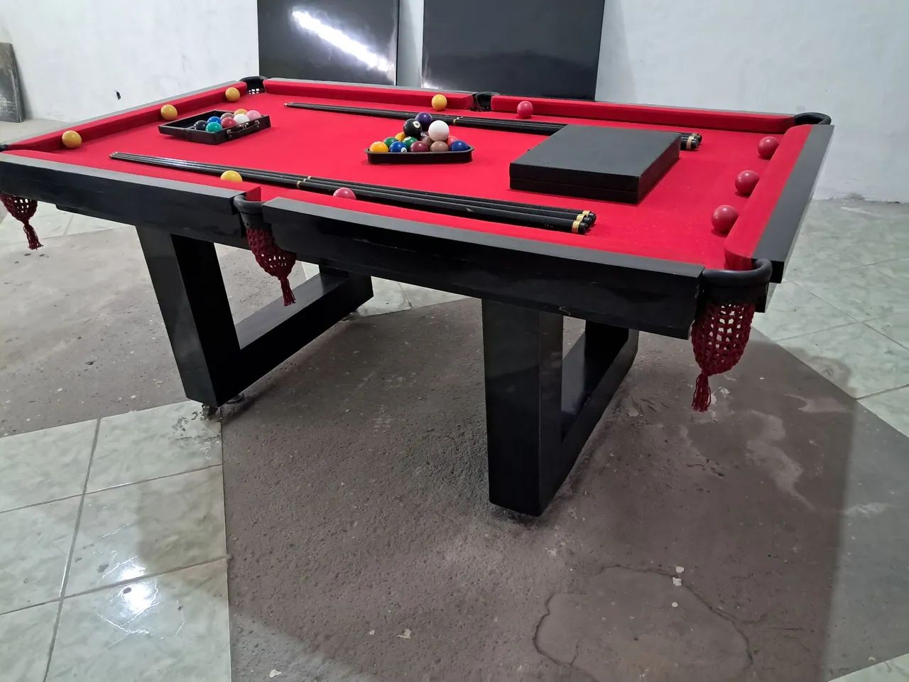 Mesa de sinuca  com tampa de madeira em otimo estado 
