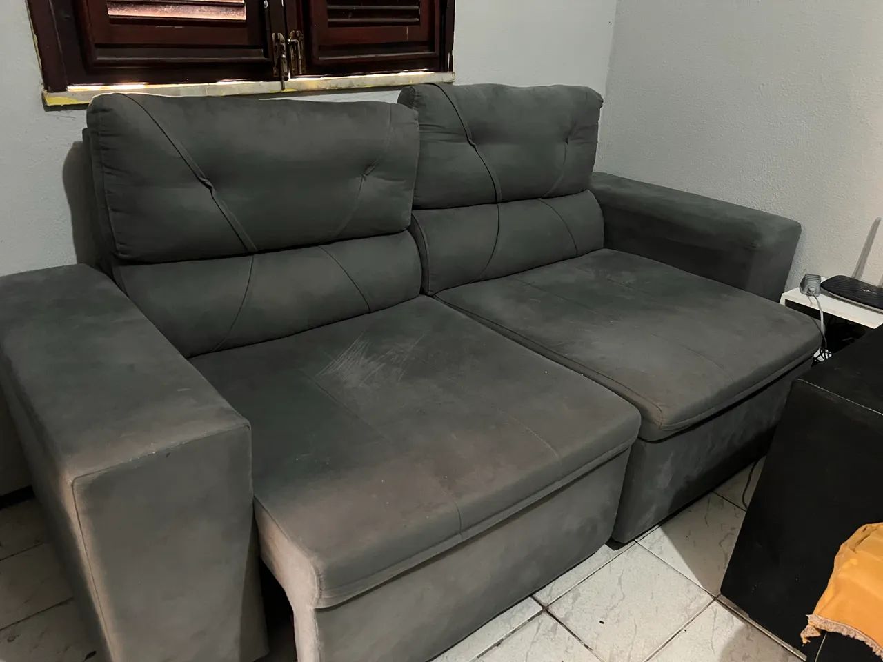 Sofá retrátil novo