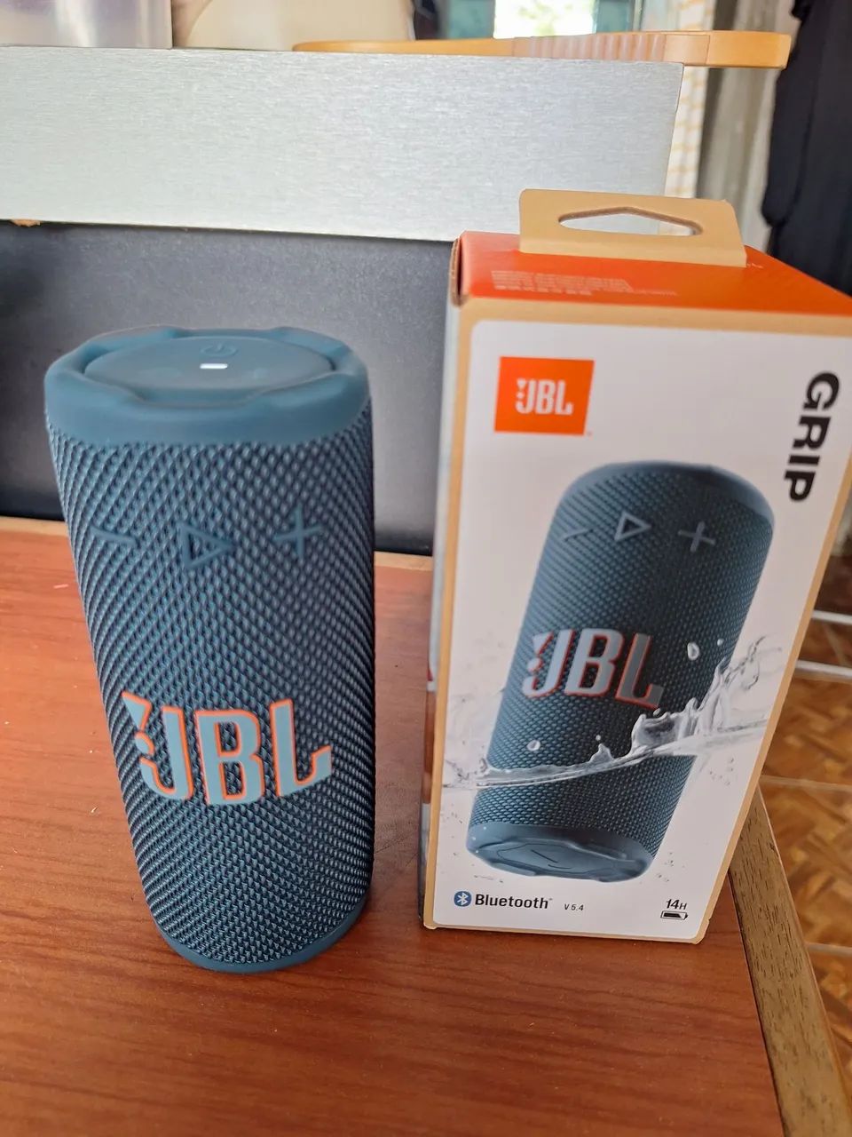 JBL Grip