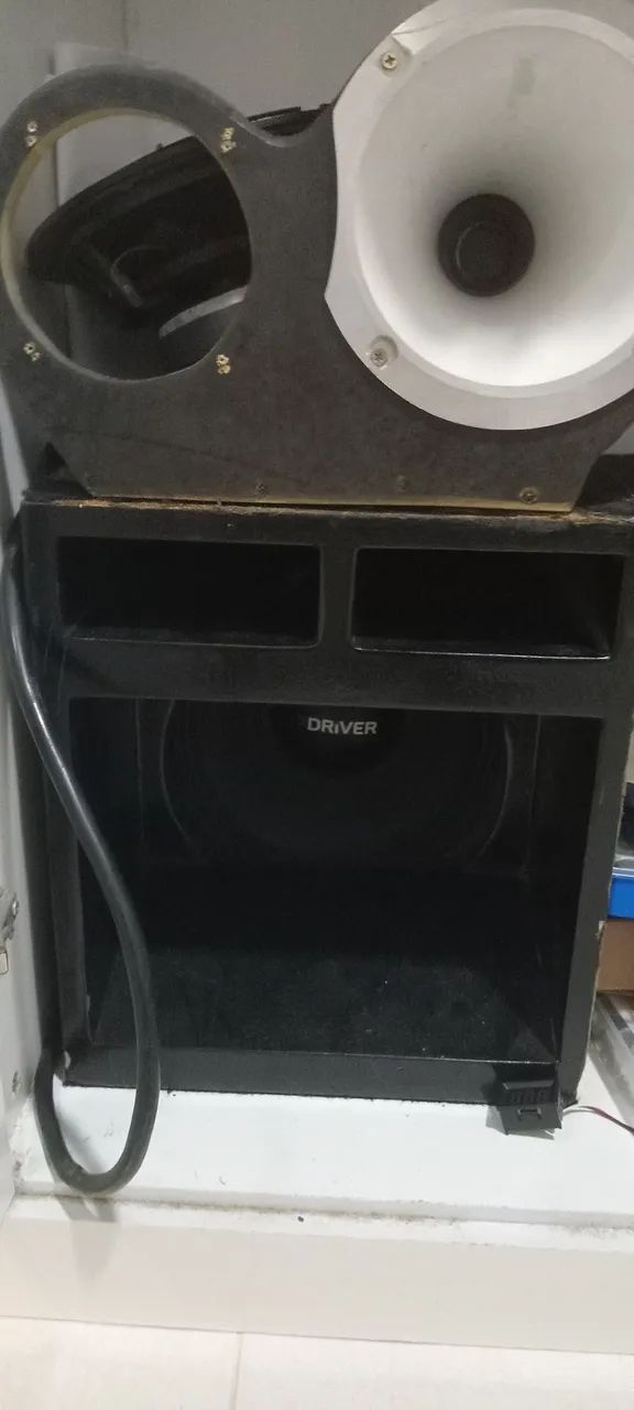 Cx de medio e rack movel