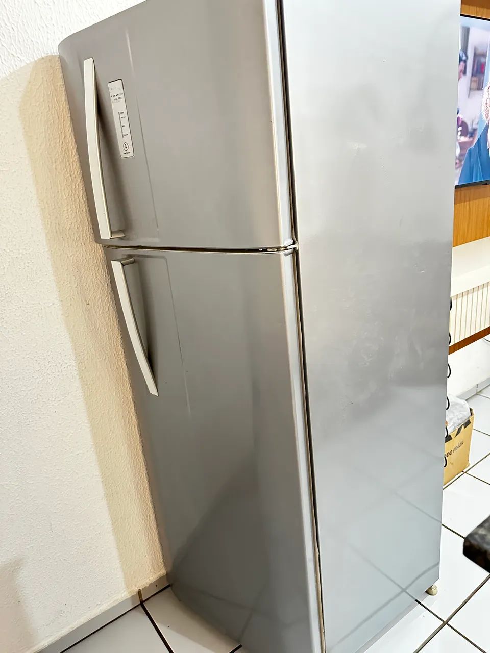Geladeira Eletrolux 310Litros DF36A - Foto 5