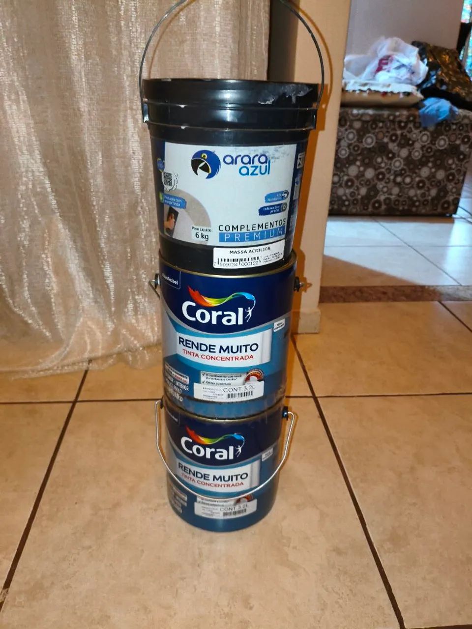 Tinta concentrada Coral + massa acrílica arara azul