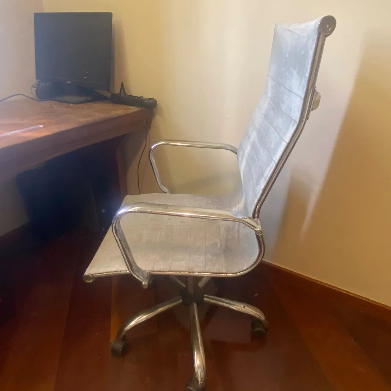 Cadeira de escritório Giratória  - Foto 2