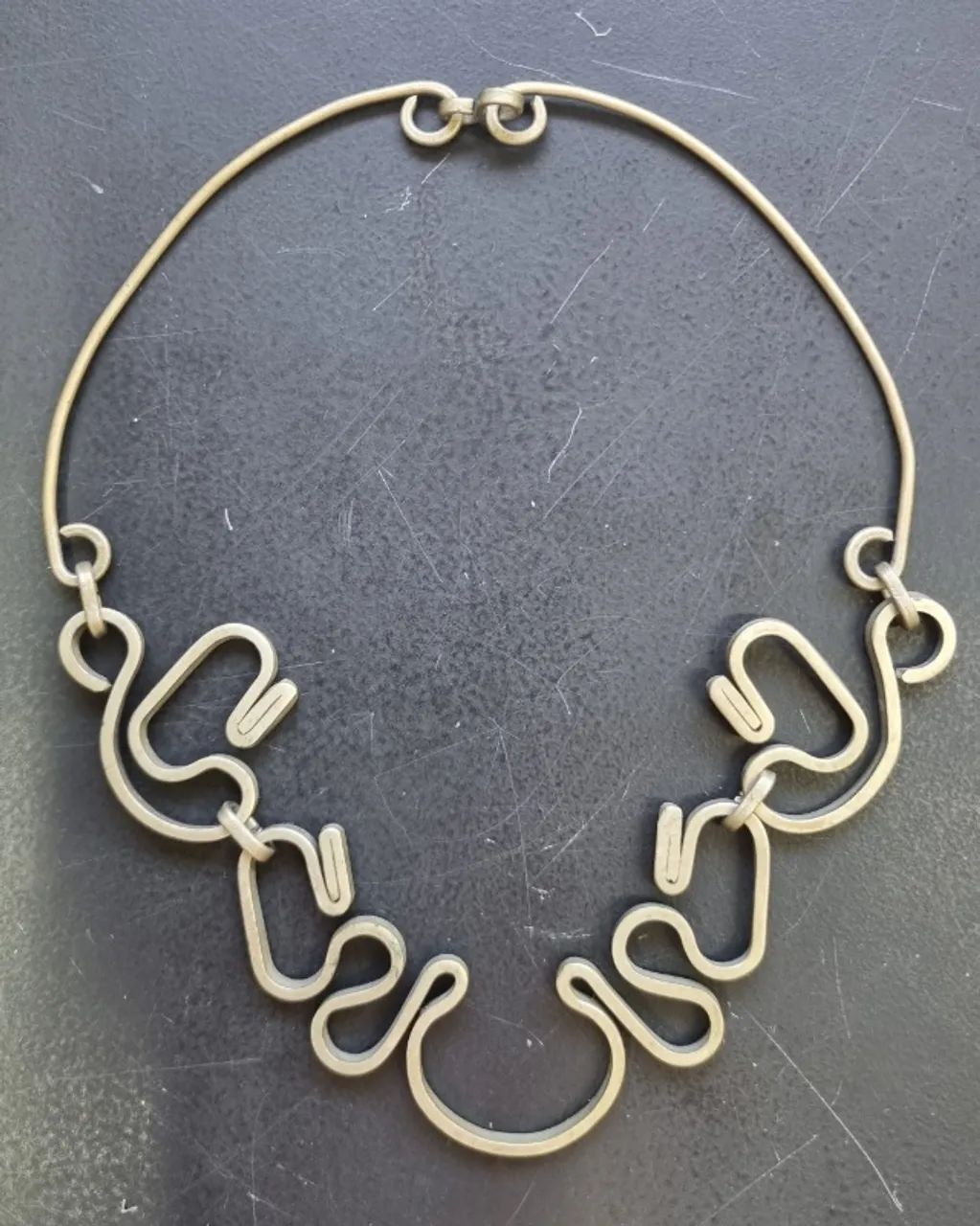 Conjunto vintage de gargantilha e pulseira artesanal - anos 70 - peça única - Foto 2