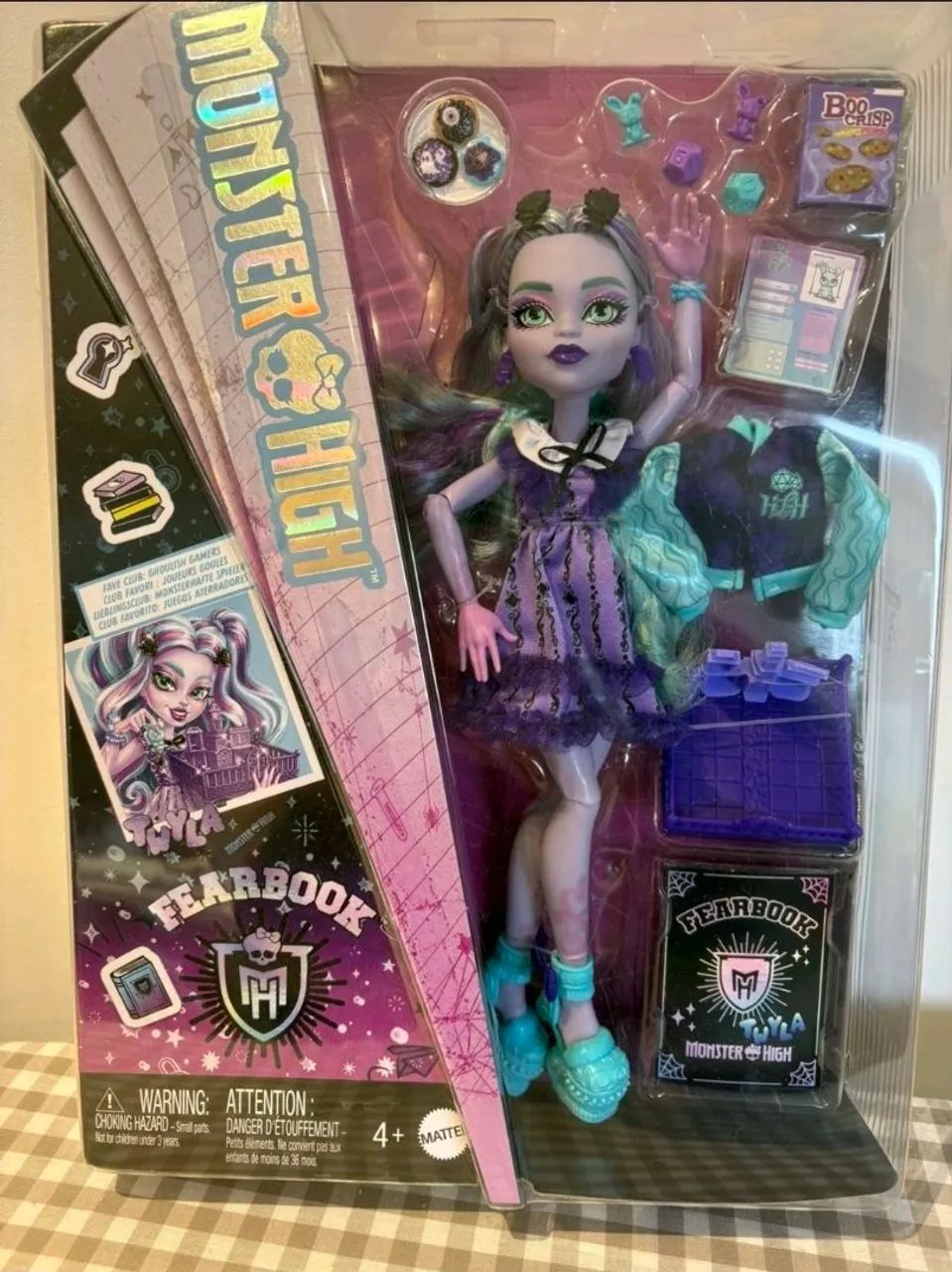 Boneca monster -Twyla Fearbook 