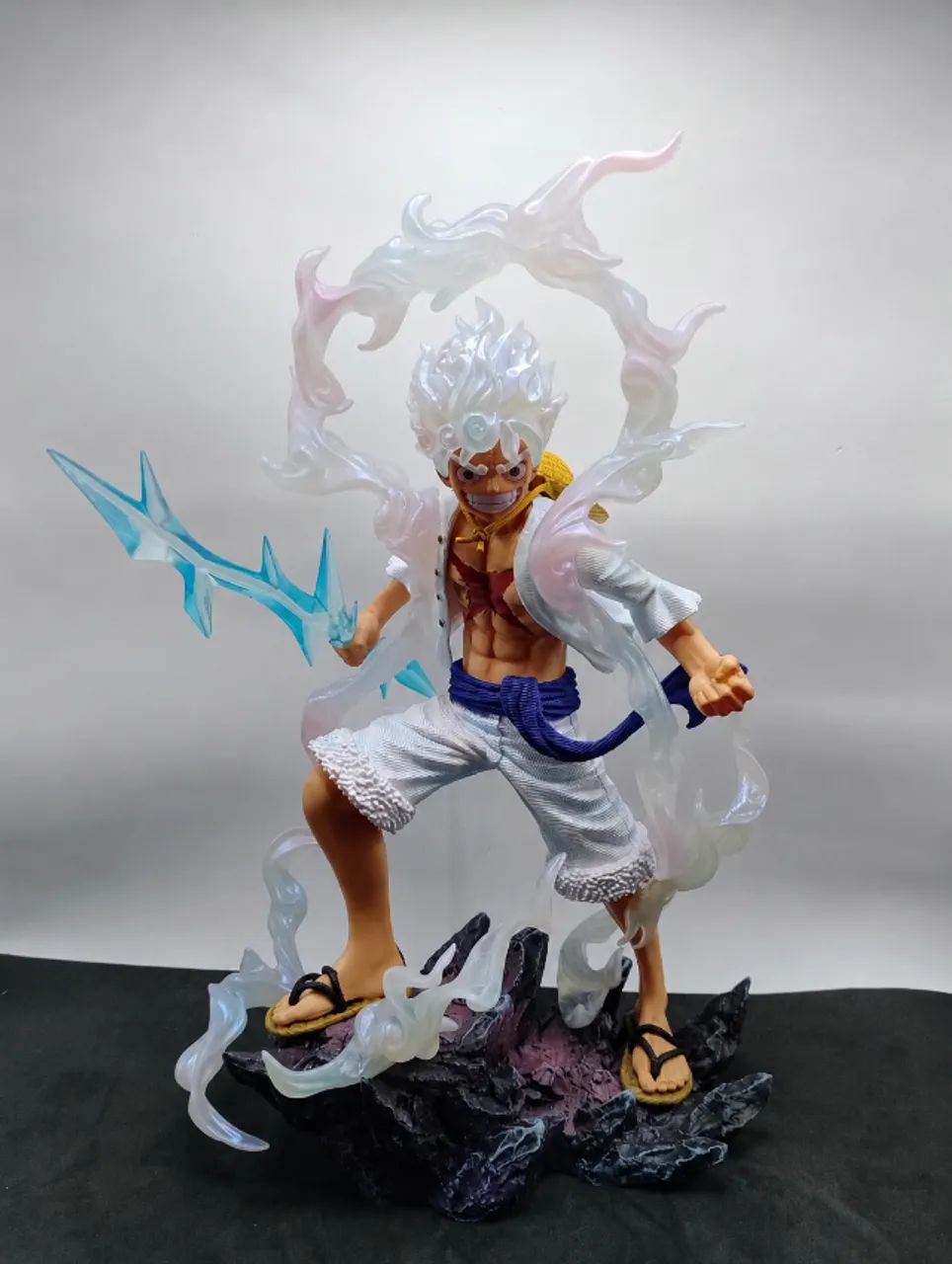 Luffy Gear 5 Nika 