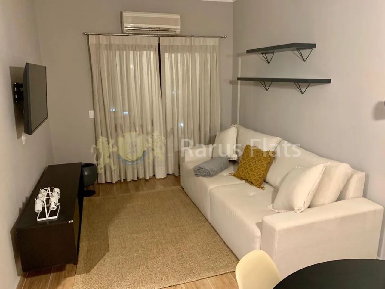 Flat para alugar na Vila Nova Conceição - Edifício Contemporâneo - Cód. PIO06065
