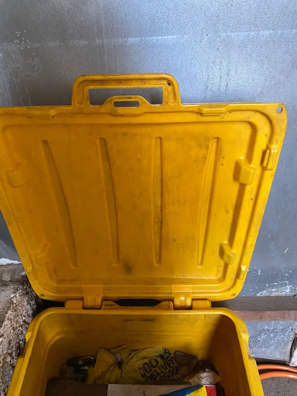 Baú Zé delivery 140L USADO 