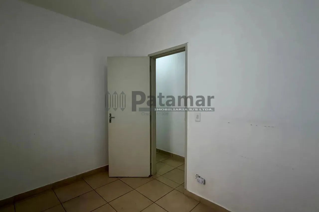 Casa à venda com 2 quartos, 1 suíte e 2 vagas no Jardim Ester Yolanda