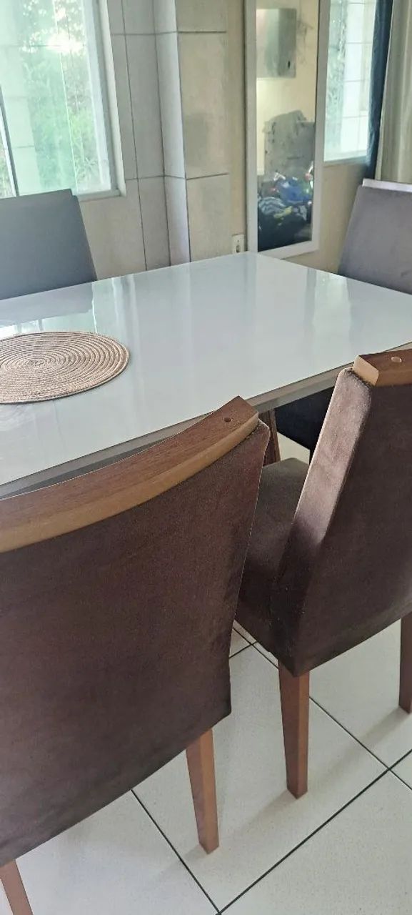 Mesa de Jantar com Tampo de Vidro + 6 Cadeiras Estofadas - Excelente Estado - Foto 4