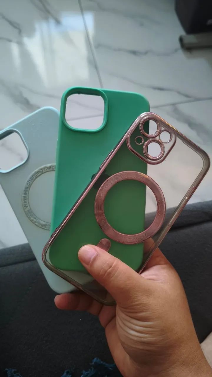 Vendendo 11 Capas Iphone 14 - Usadas - Foto 4