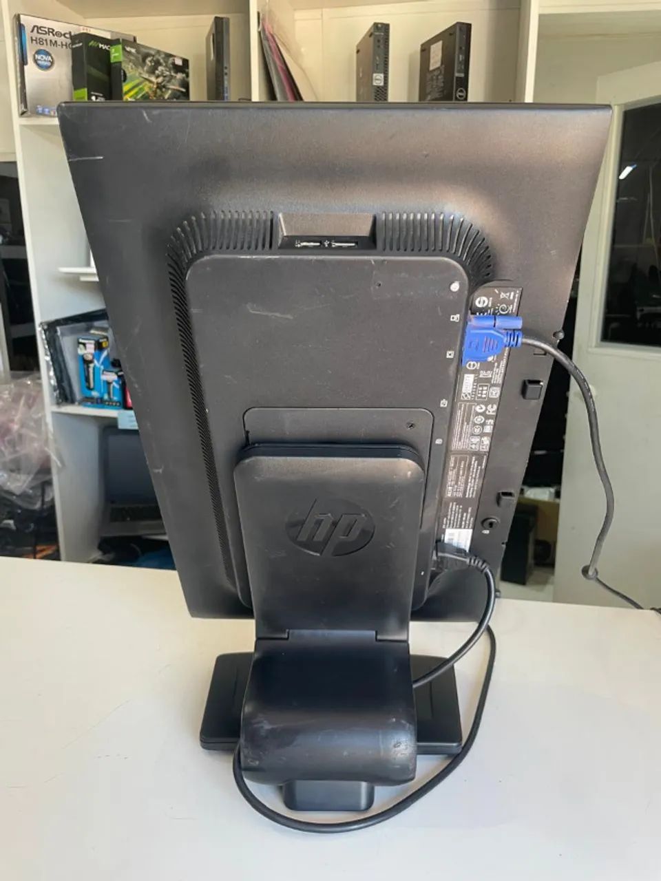 monitor 20 polegadas articulado HP  lcd/vga/DISPLAYPORT *detalhe* com garantia e nf - Foto 2