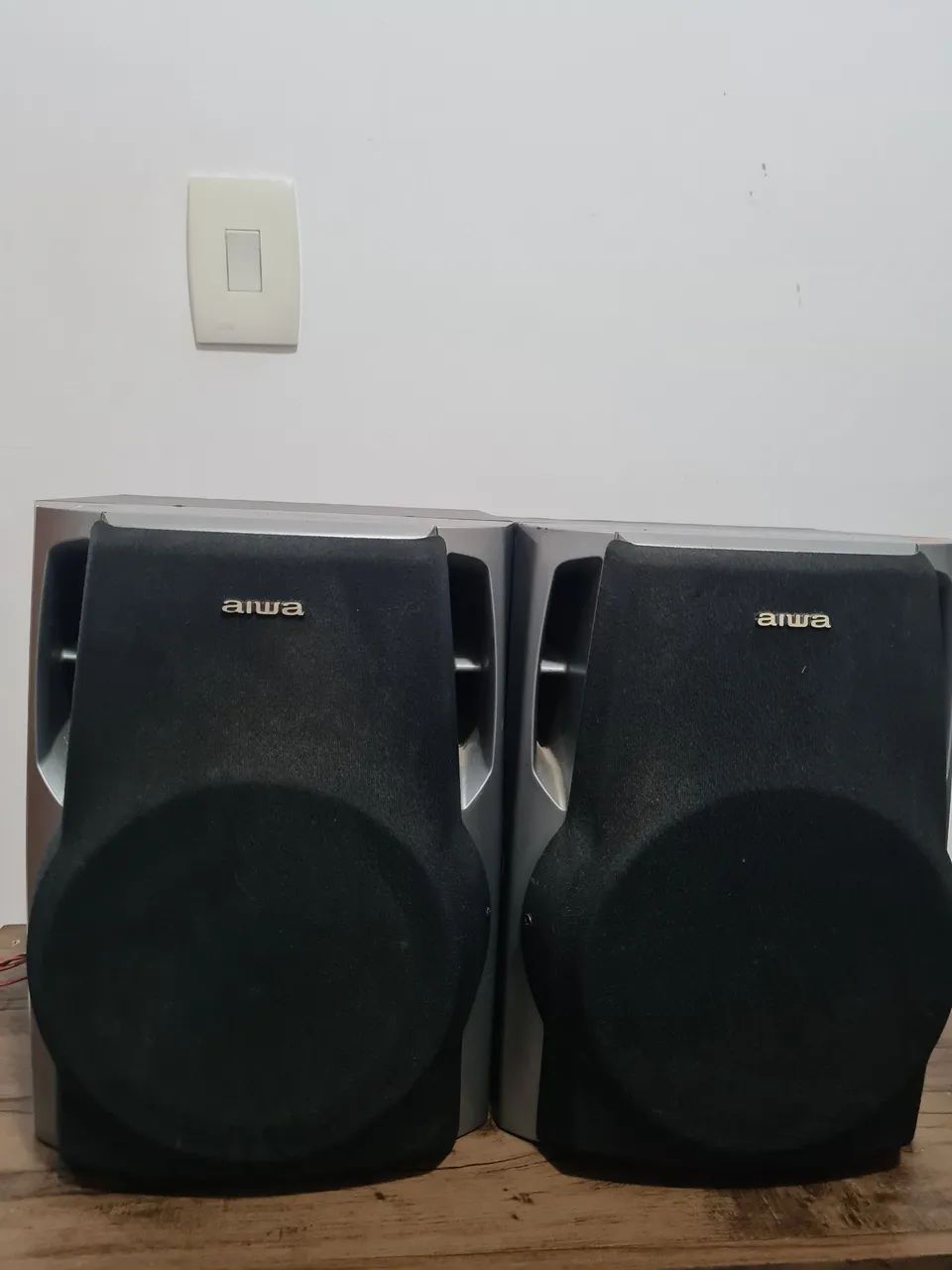 Caixa Som Aiwa ))desapego ((