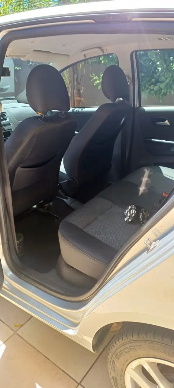 Volkswagen Fox 1.0 MI Total Flex 8V 3P 2014 - Foto 3