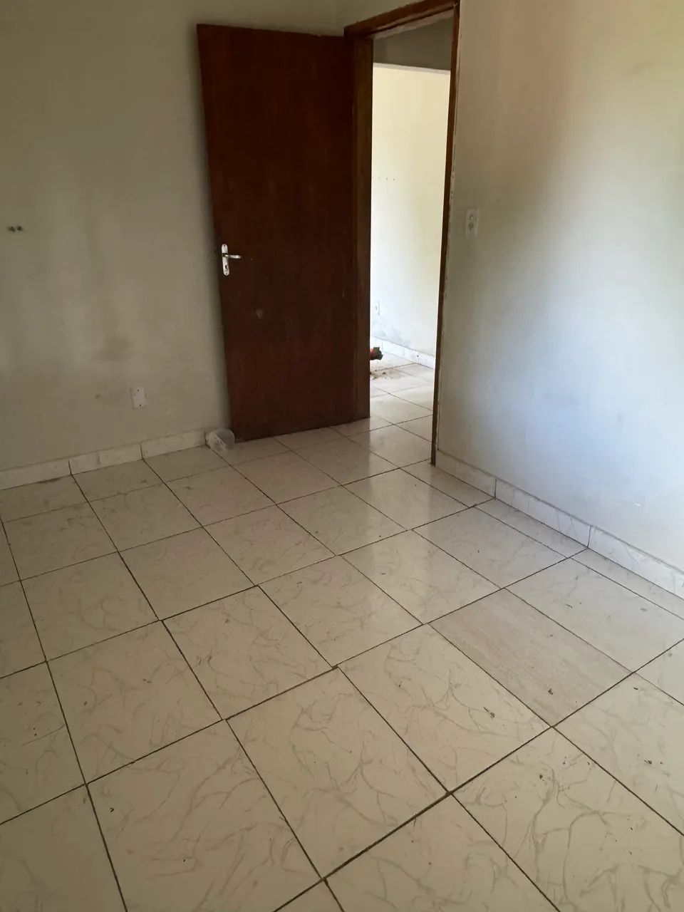 Alugo casa 650,00 - Foto 2