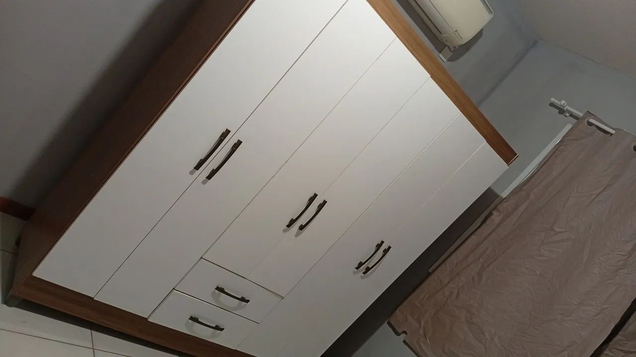 Guarda roupa 6 portas