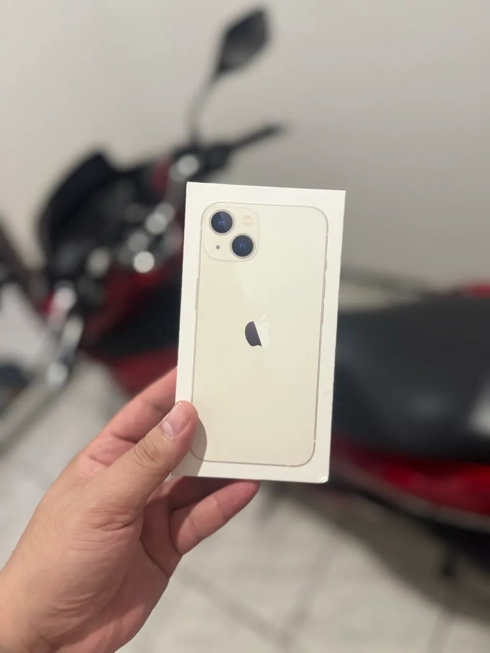 Caixa IPhone 13 Branco 