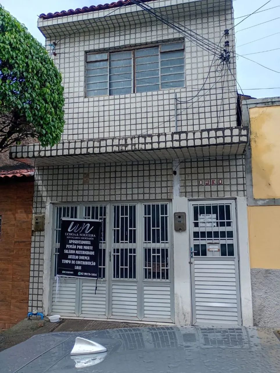 Vendo CASA COM PRIMEIRO ANDAR