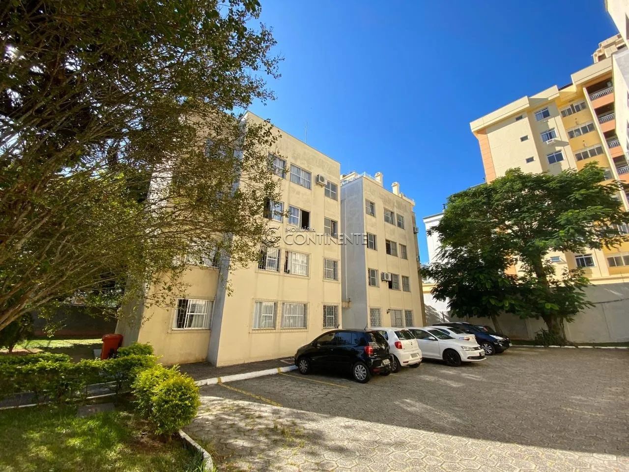 APARTAMENTO À VENDA EM COQUEIROS - 03 DORMITÓRIOS TRANSFORMADO EM 02 - REFORMADO