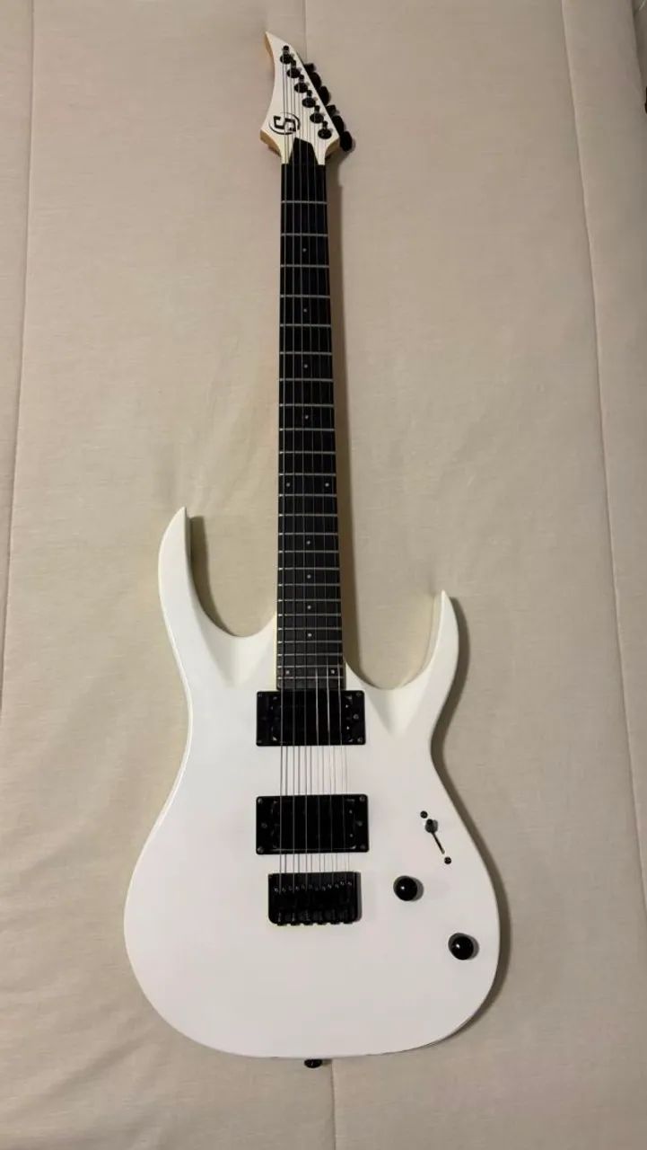 GUITARRA S SOLAR AB4 6W