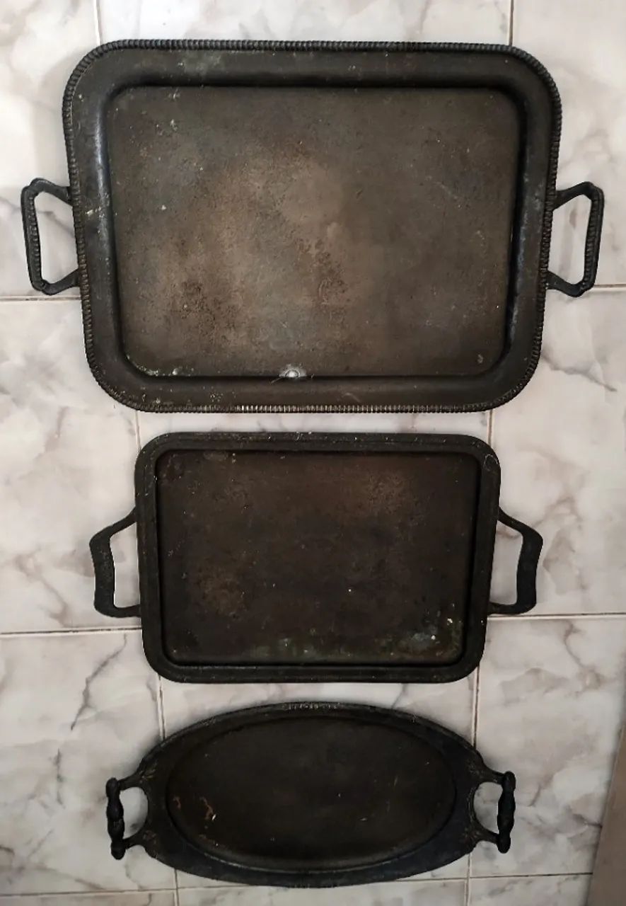 Três Bandejas de Metal com Alça - Foto 3
