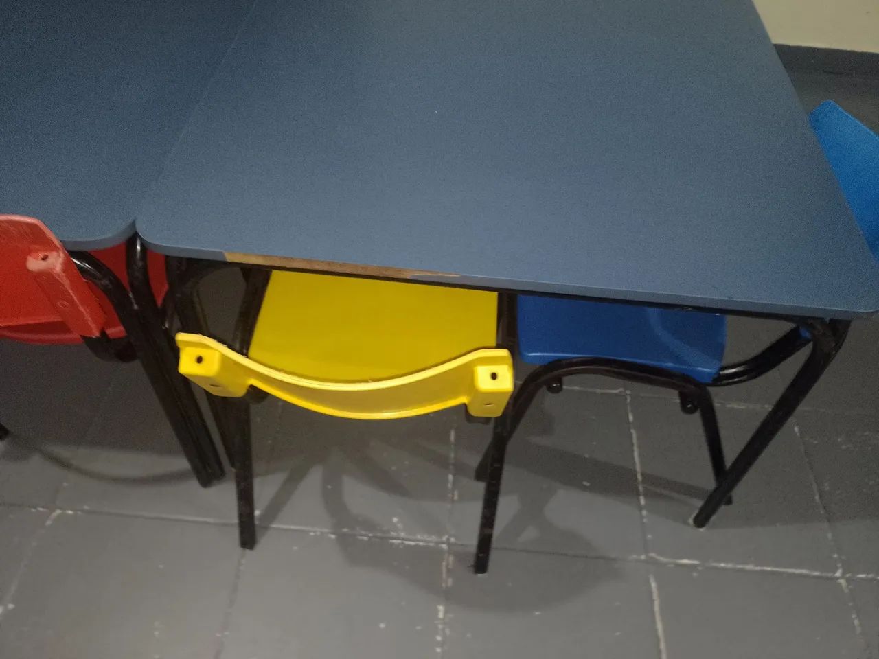Cinco mesa Escolar 