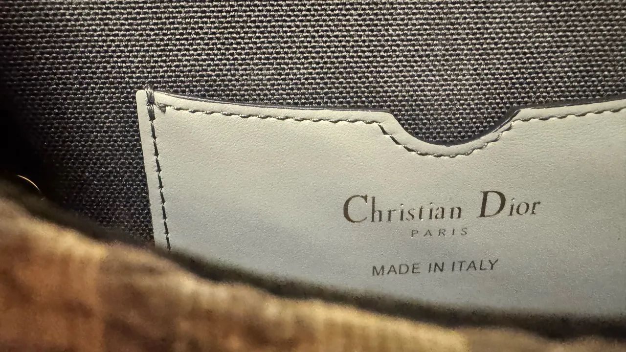 Bolsa Dior Lindíssima e Esgotada  - Foto 5