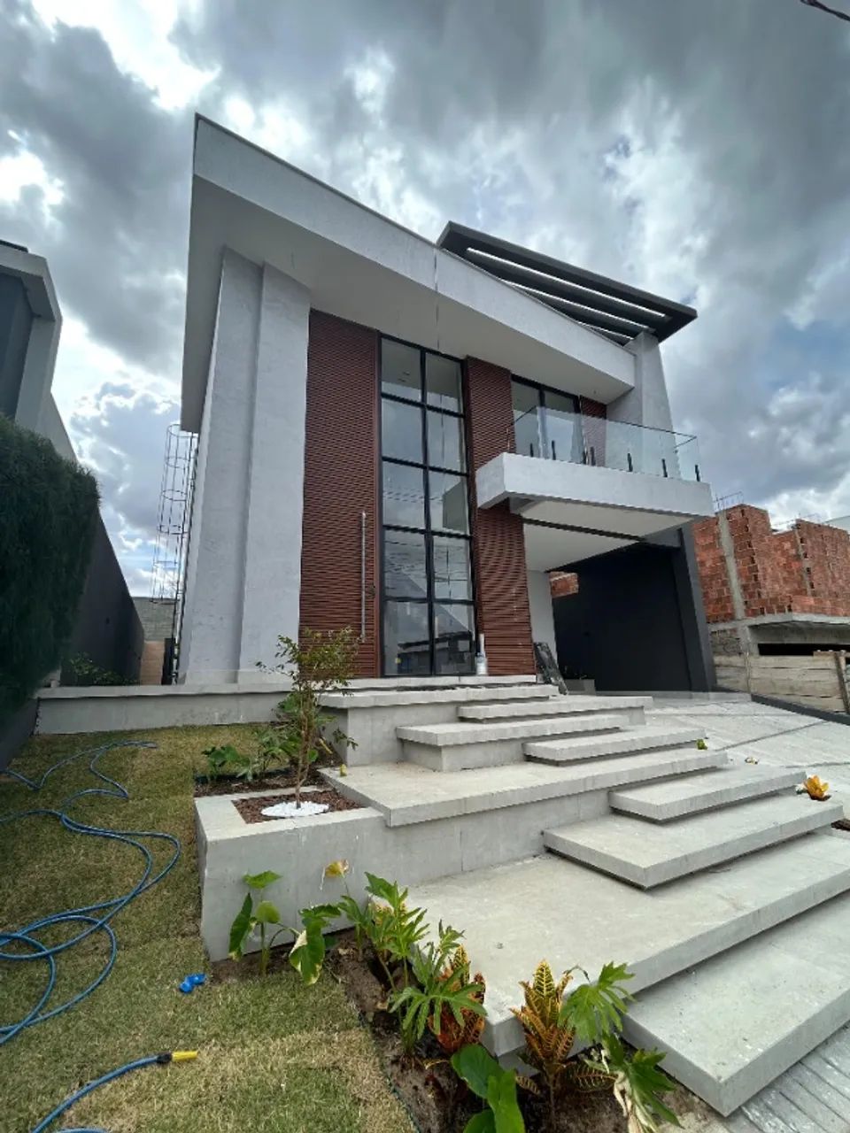 Terras Alphaville- 287m², 5 Suítes, Varanda, Escritório. -Próximo ao catolé  - Foto 3