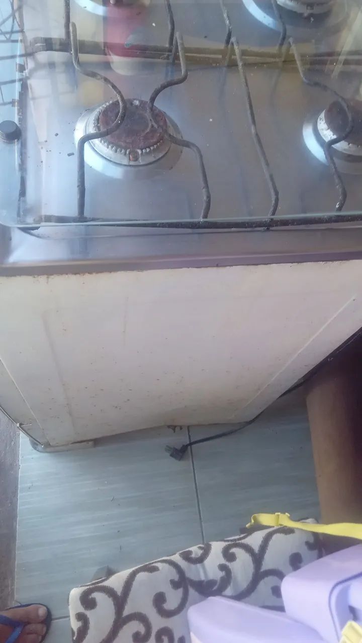 Vendo fogão 04 bocas. - Foto 3