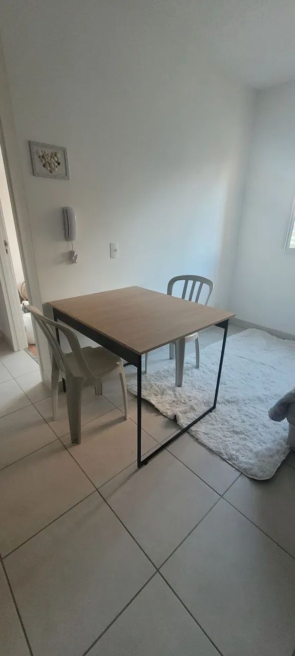 Mesa nova sem cadeiras 