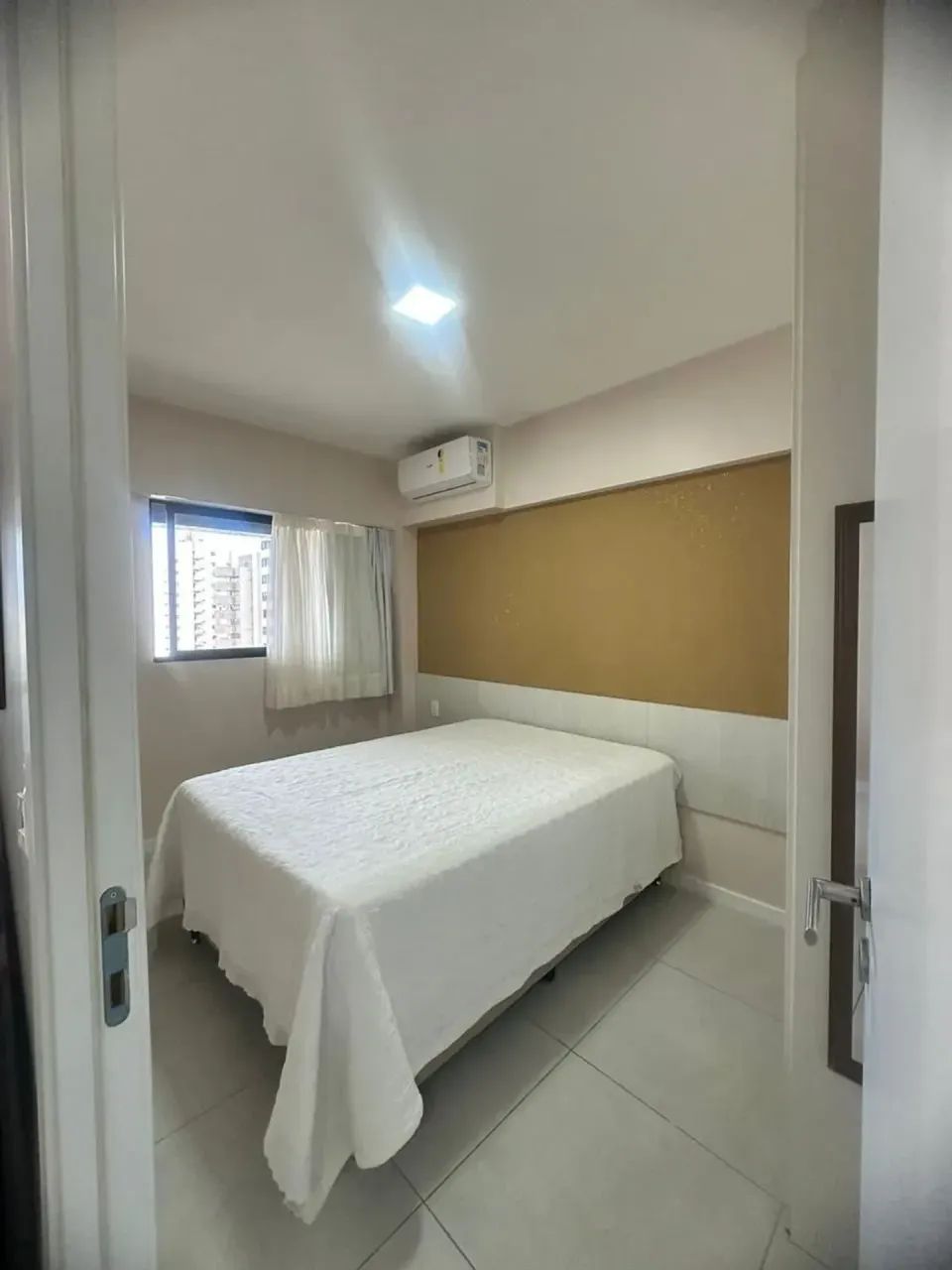 Quarto e sala mobiliado com varanda no EDF TIME - Ponta Verde - Maceió - Foto 5