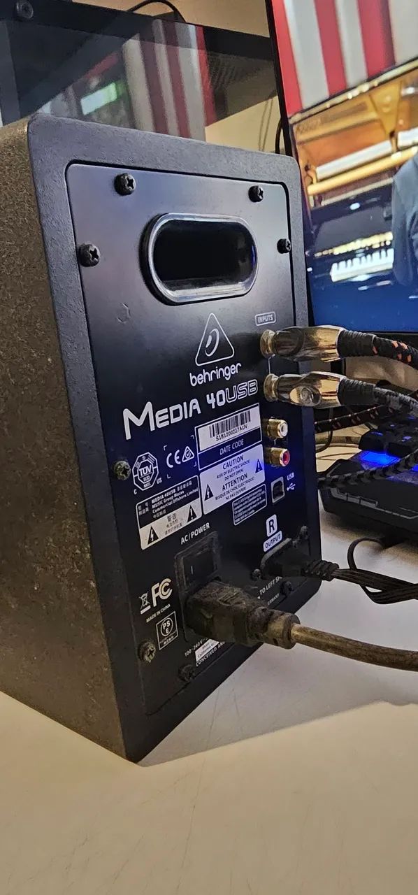 Monitor de referência Behringer M40 - Foto 2