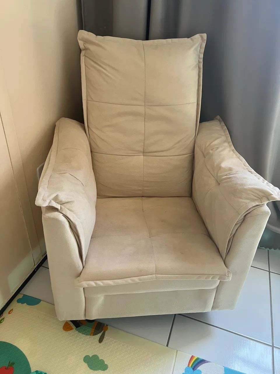 Vendo poltrona + almofada de amamentação  - Foto 2