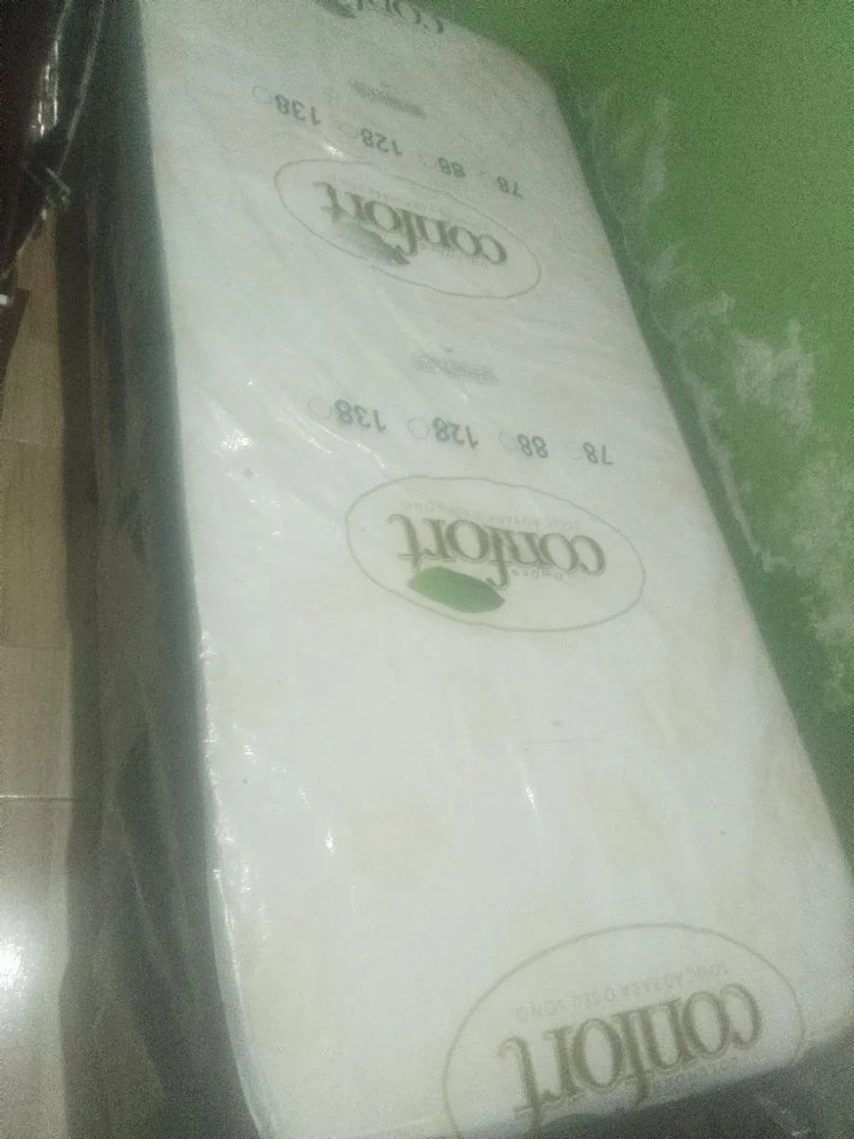Cama Box solteiro precinho nova plastico Confoort. chama ZAP *37