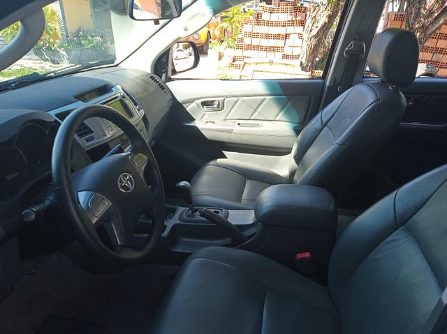 TOYOTA HILUX CD 4×4 AUTOMATICA SRV 2014 Completa - Foto 8