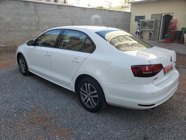 Jetta 1.4 confortline impecável