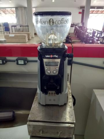 Máquina de café expresso 3 grupos com Moinho eletrônico, perfeito estado de conservação - Foto 3