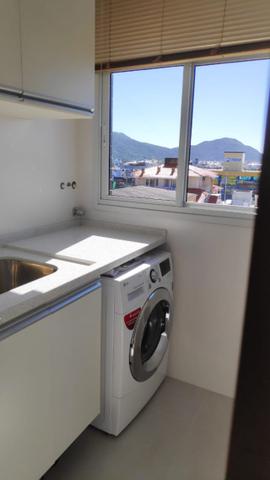 Linda cobertura alto padrão 3dorm 1suite finamente mobiliada 2vagas no centrinho Ingleses - Foto 16