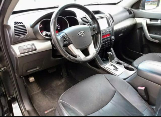 Carro Kia sorento SUV 2011 7 lugares teto solar - Foto 2