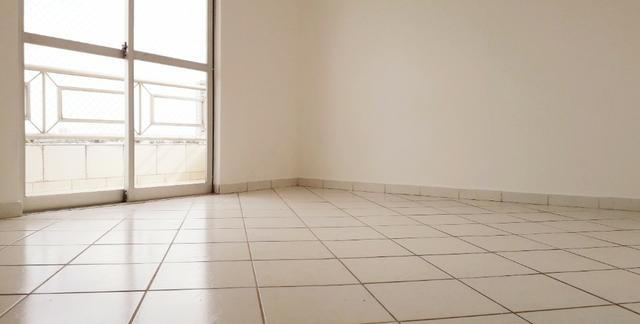 Apto grande, confortável de 3 quartos, 2 suítes, St. Sudoeste - Goiânia-GO - Foto 8
